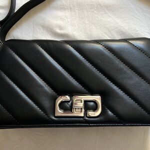 Chic Black Quilted Crossbody Bag